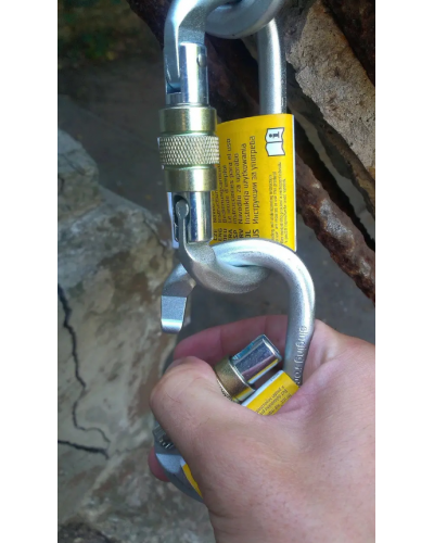 Singing Rock Keylock Connector screw 30kN сталевий овал (SR K4241.ZO-05)