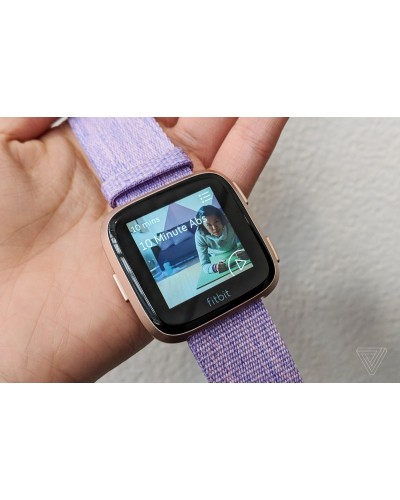 Умные часы с оптическим пульсометром Fitbit Versa (lavender woven)