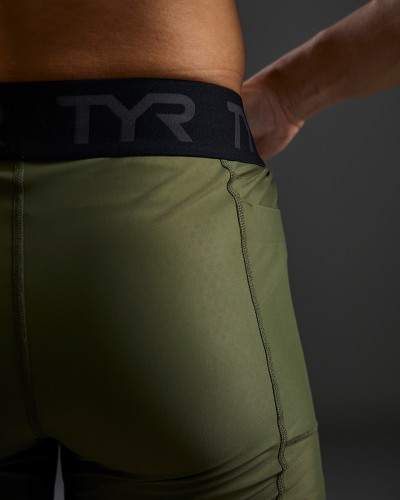Чоловічі компресійні шорти TYR Men's Compression Shorts – Solid (MCSLSO3A-932)